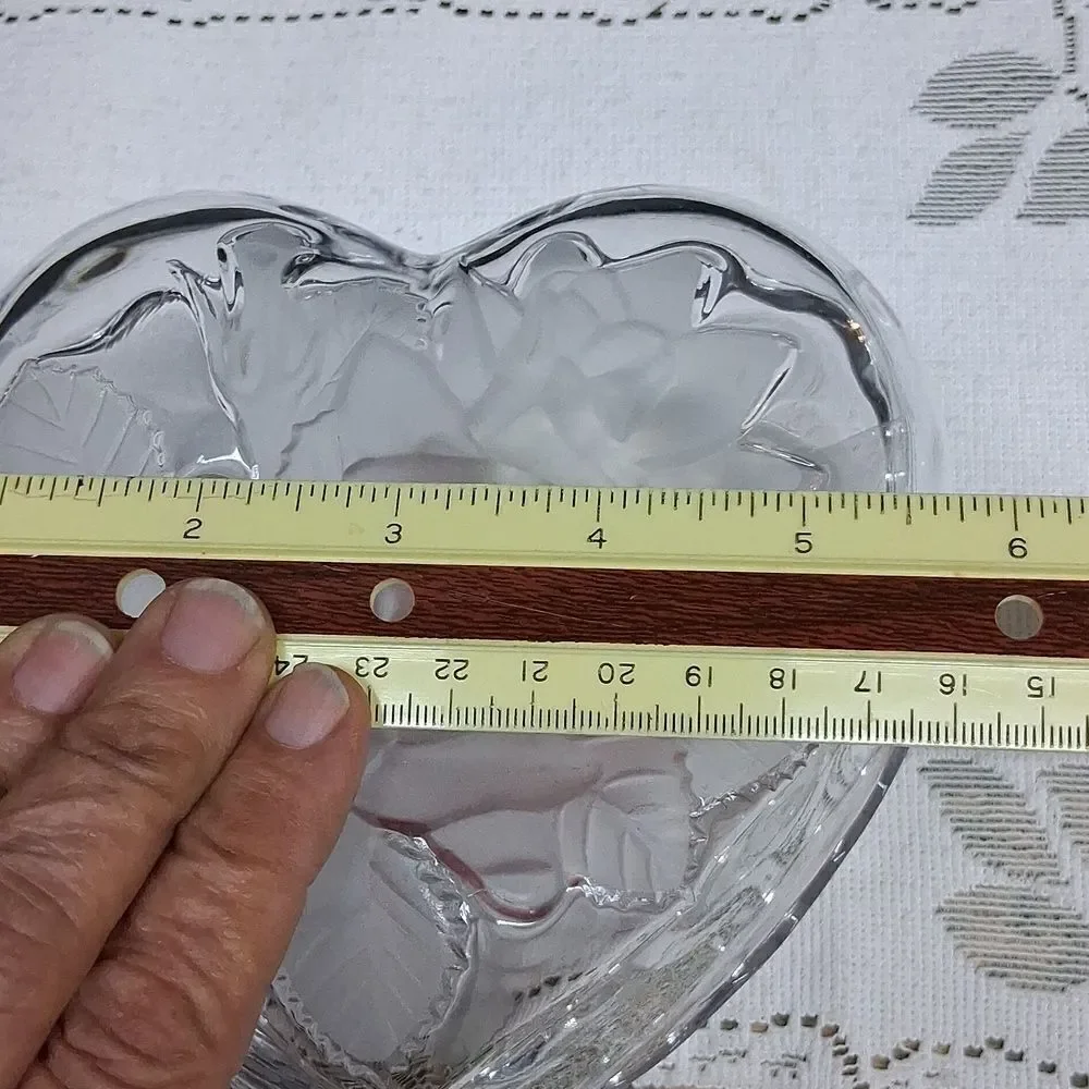Studio Nova Mikasa Japan‎ frosted & embossed winter rose heart box